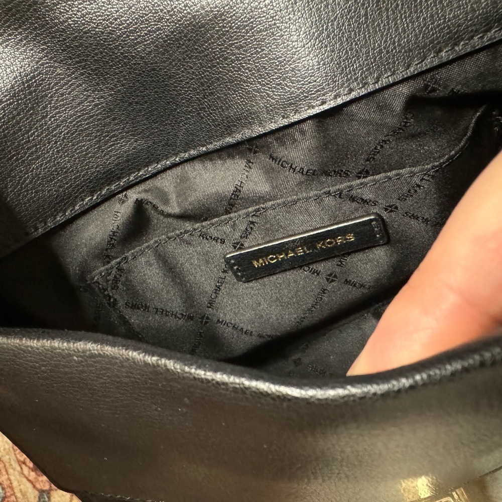 Michael Kors Kinsley Black Leather Crossbody Bag Gold Chain Classic Purse Medium - Picture 6 of 8